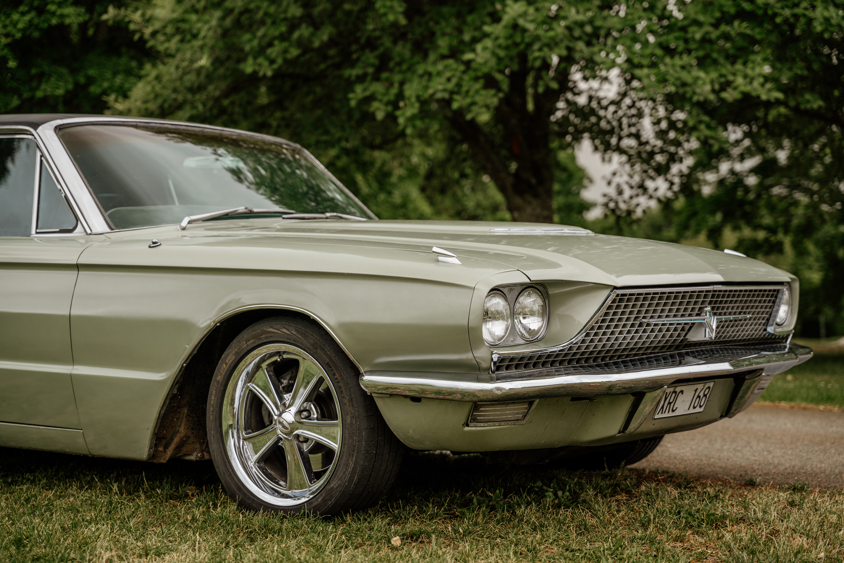 Exterior image of 1966 Ford Thunderbird 6.4 Landou Limited Edition