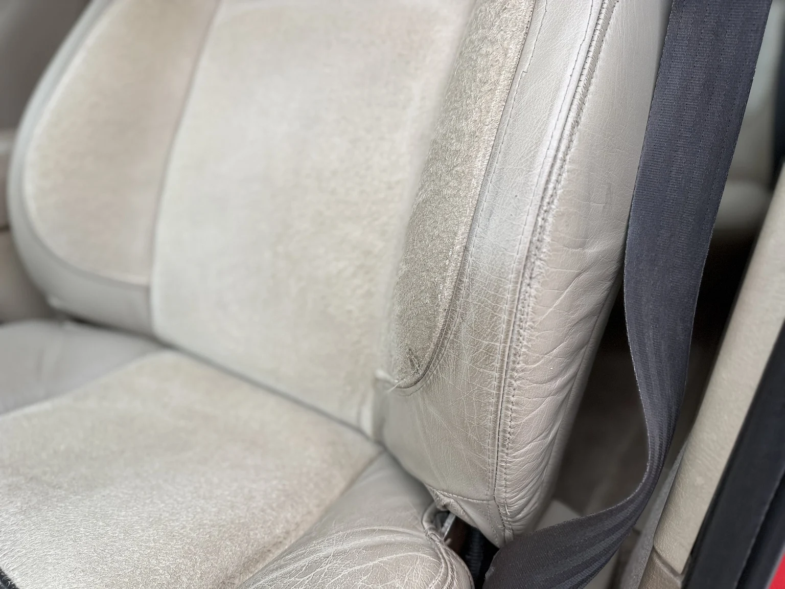 Interior image of 1996 Volvo 850R (8)