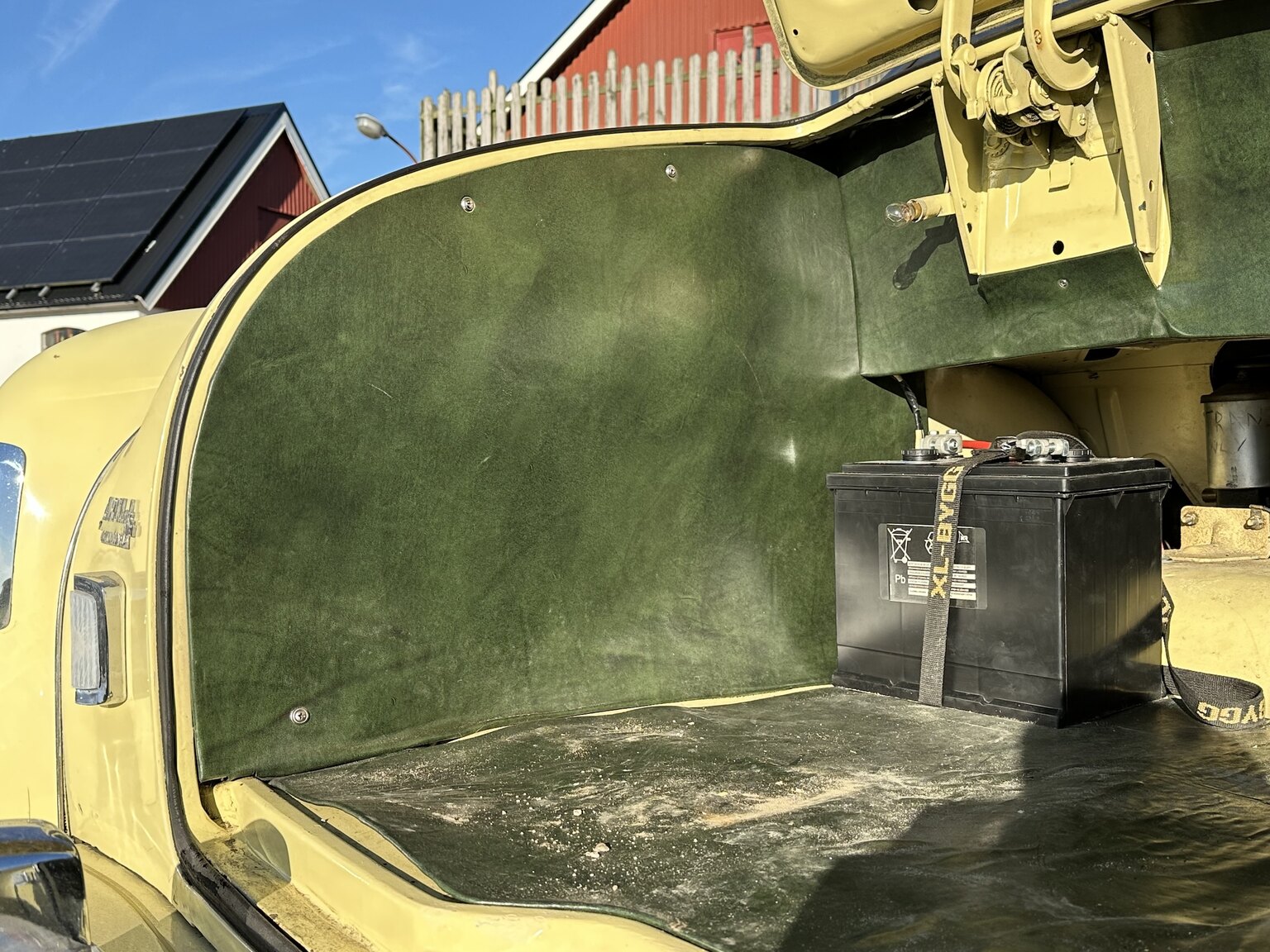 Interior image of 1950 Chrysler Windsor Convertible (39)