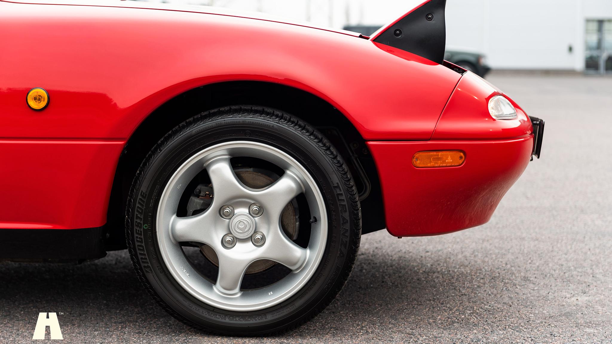 Exteriörbild på 1997 Mazda MX-5 (35)