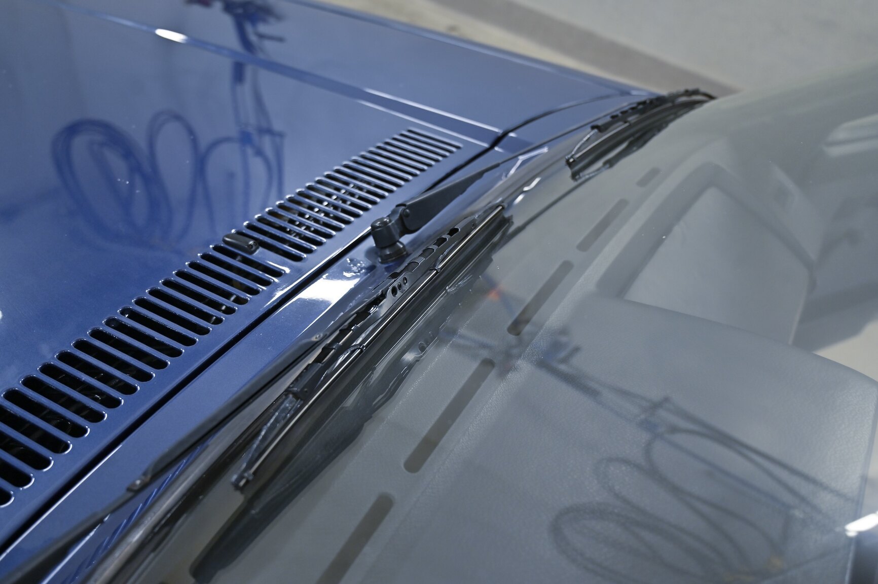 Exterior image of 1991 Volkswagen Golf Karmann Cabriolet