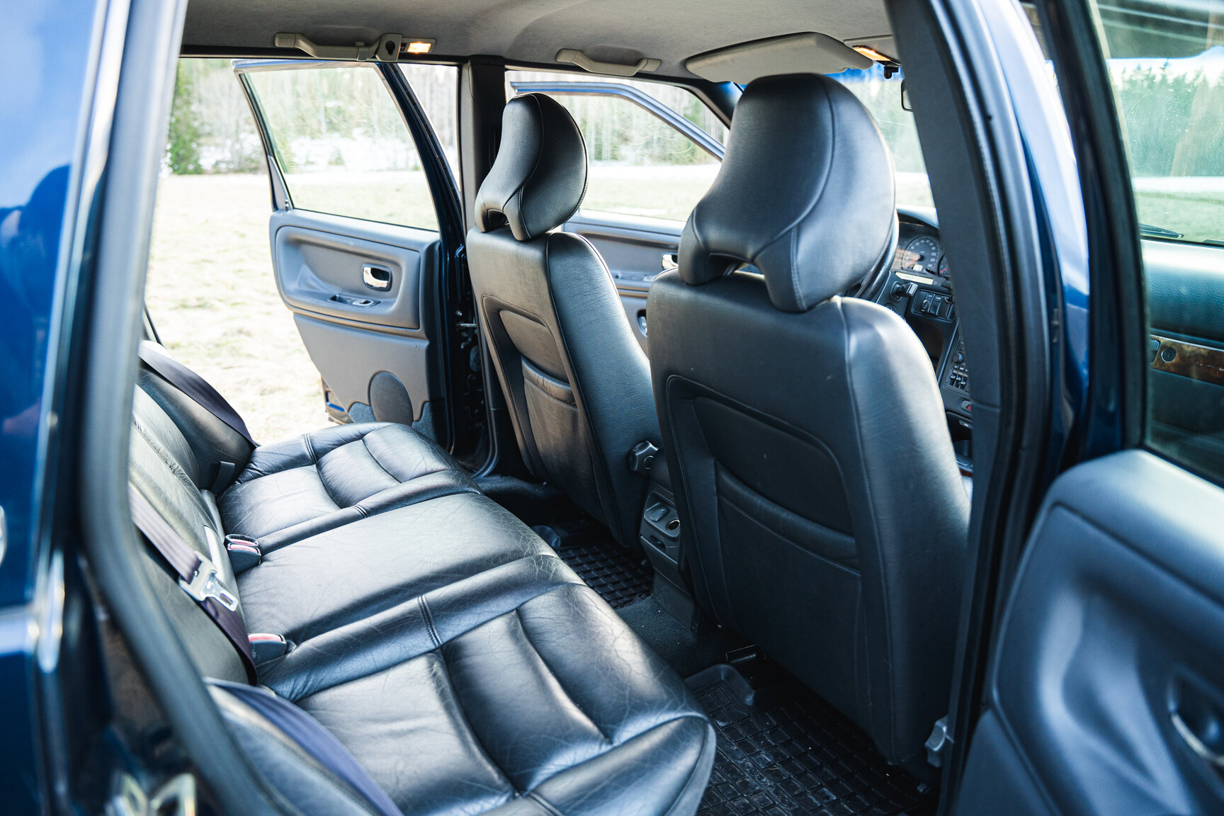 Interior image of 2000 Volvo V70 XC