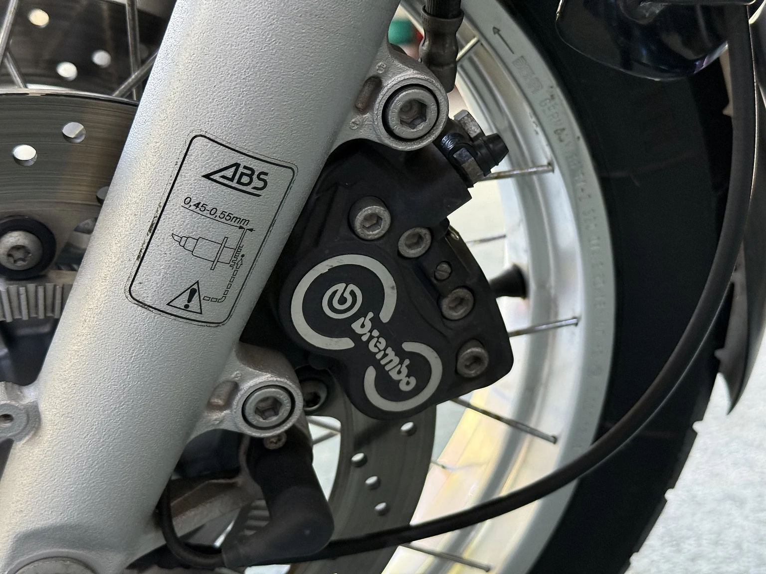 Exterior image of 1999 BMW Motorrad R 1100 R (34)