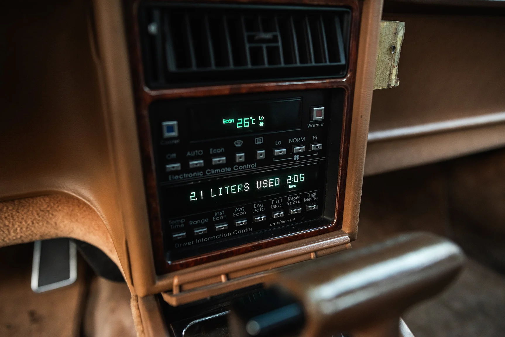 Interior image of 1989 Cadillac Seville (11)