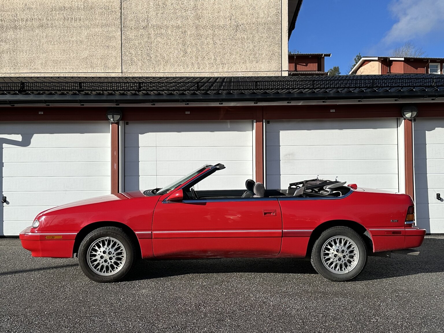 Exterior image of 1995 Chrysler LeBaron