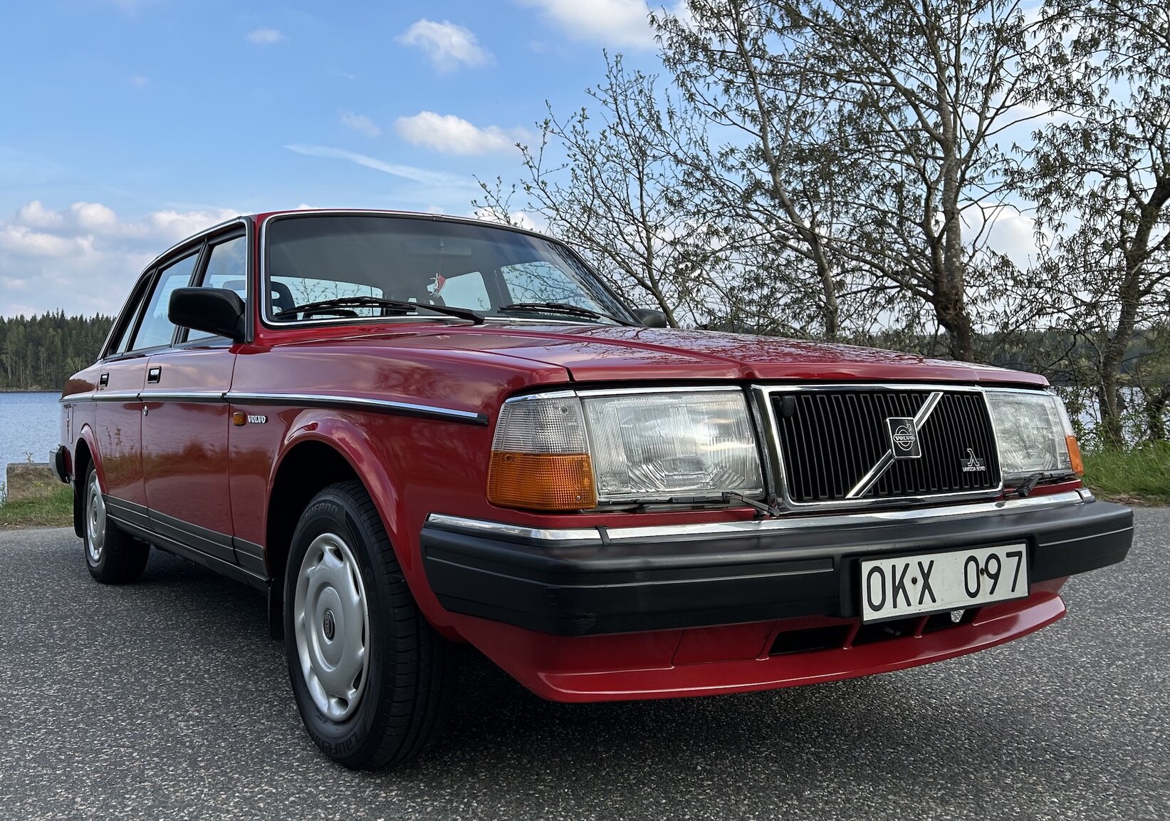 Exterior image of 1990 Volvo 240 GL