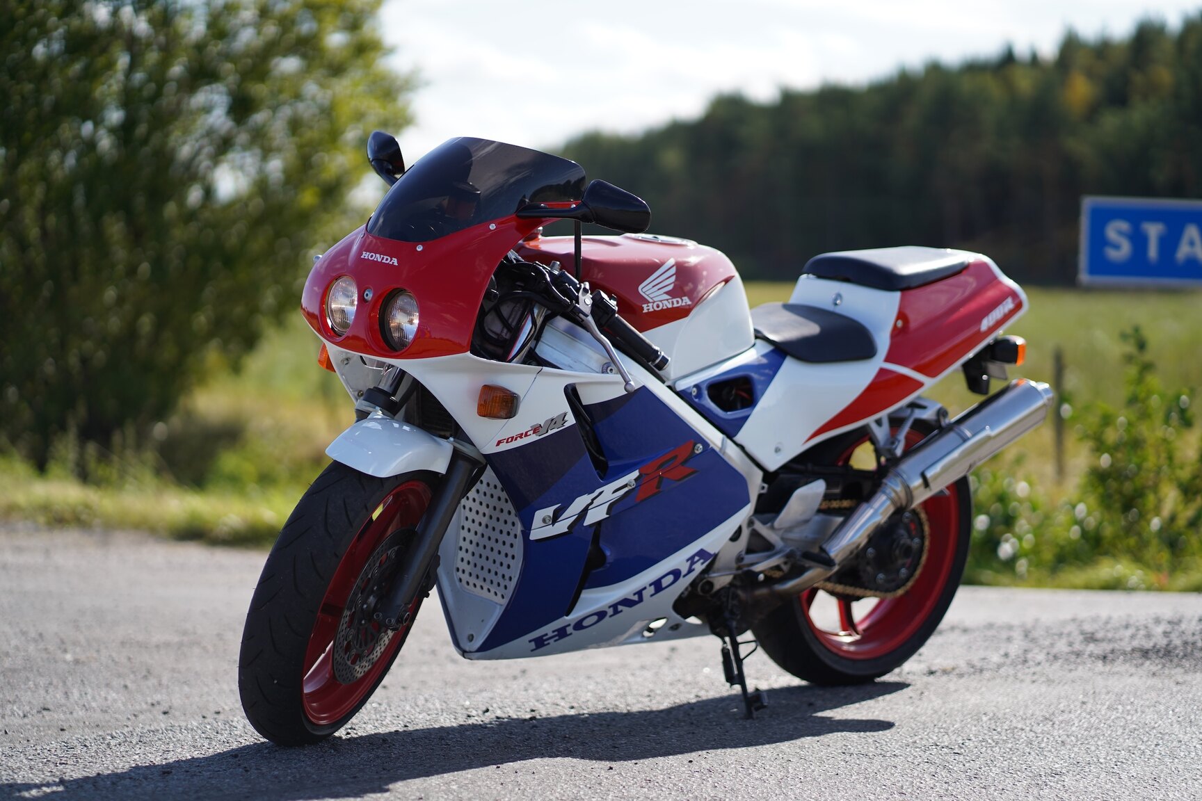 Exterior image of 1992 Honda VFR400R NC30