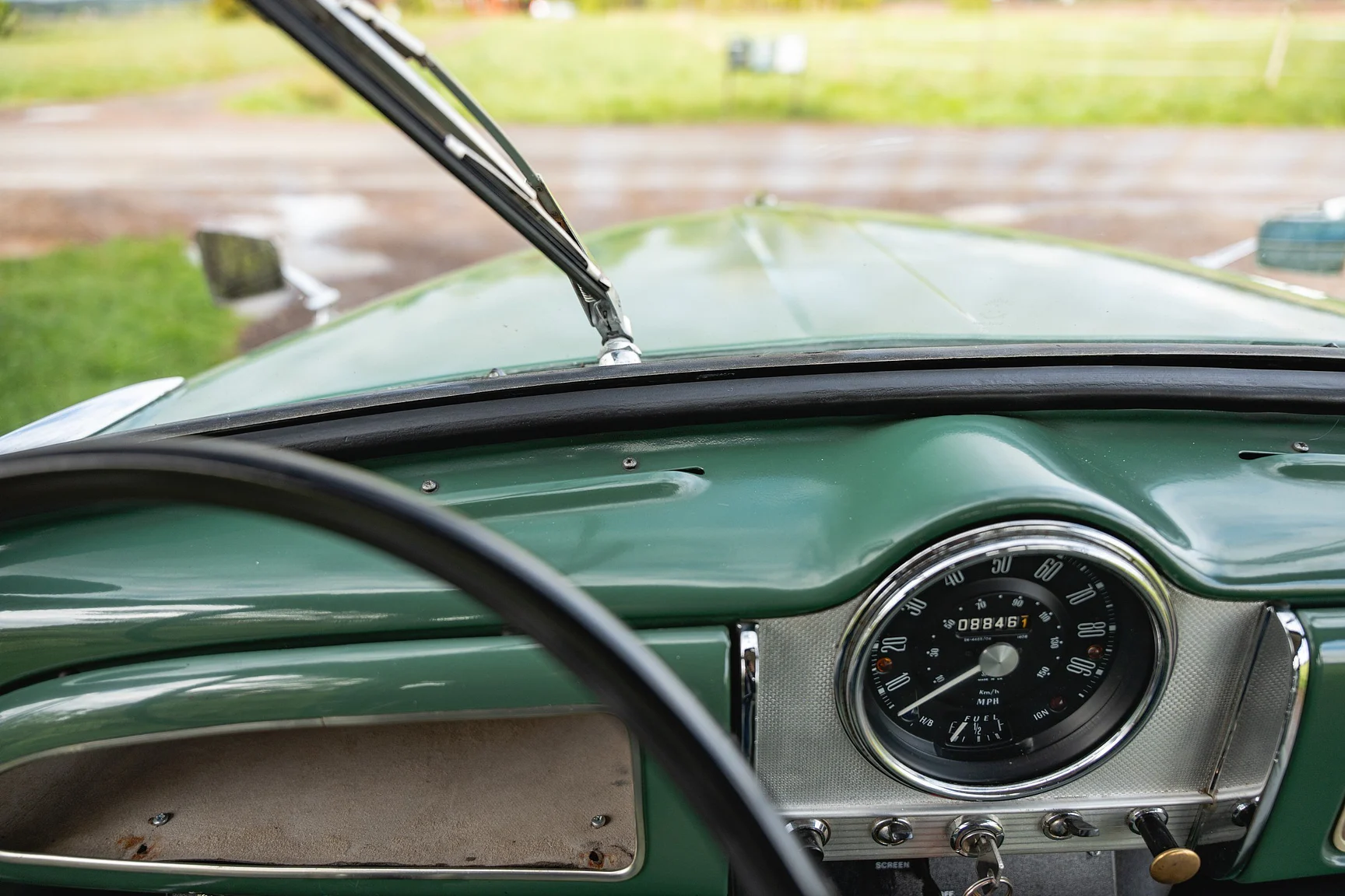 Interior image of 1968 Morris Minor Traveller (38)