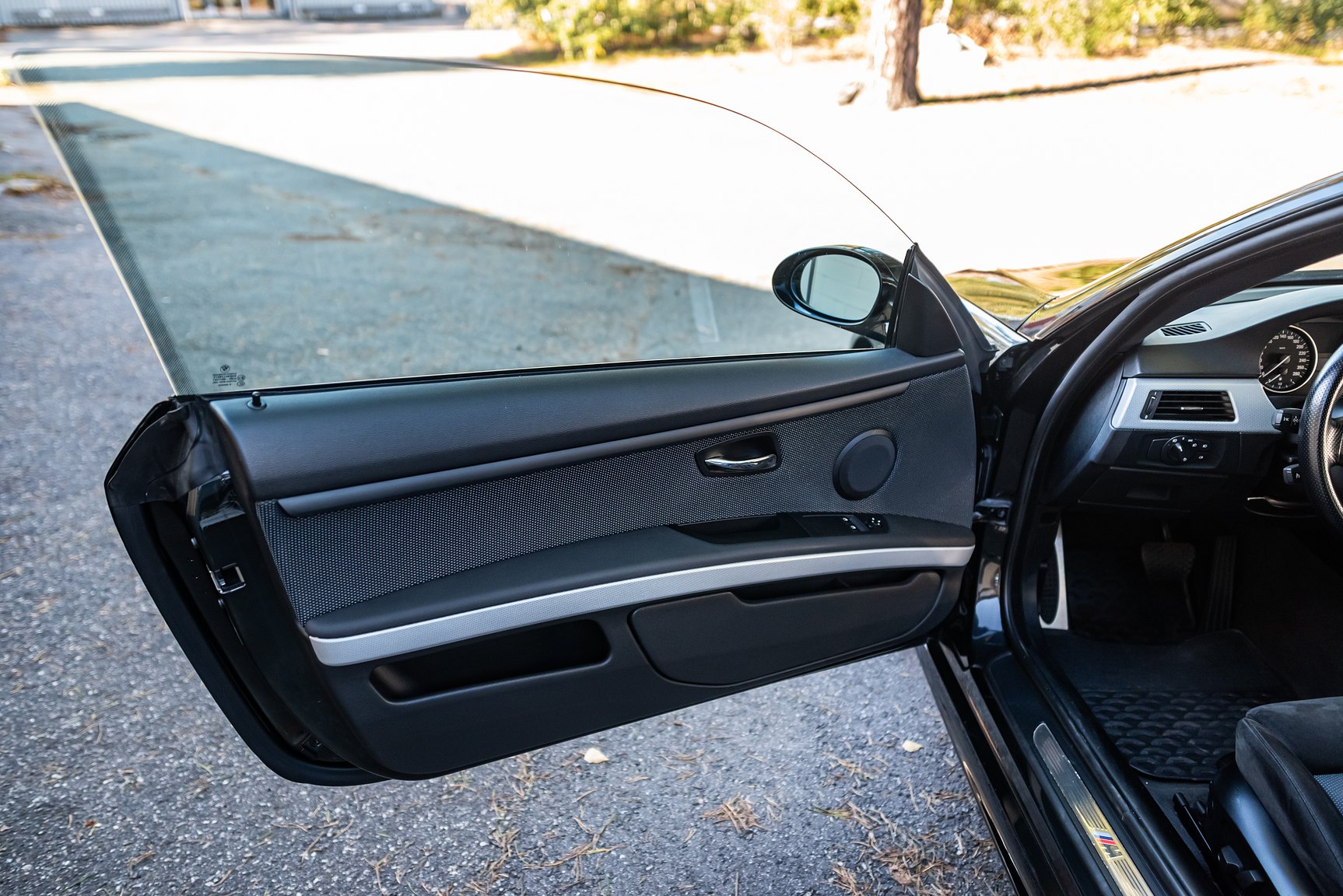 Interior image of 2009 BMW 325Xi