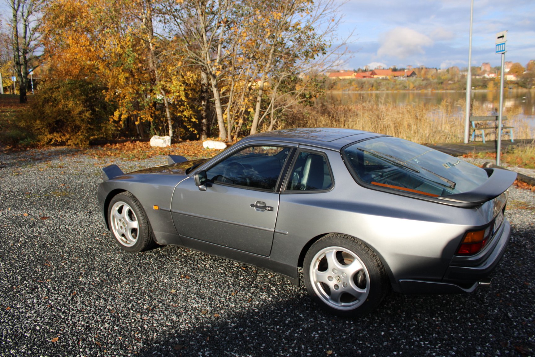 Exterior image of 1991 PORSCHE 944 S2