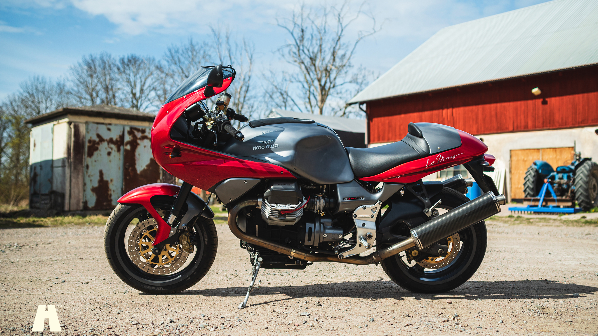 Exterior image of 2002 Moto Guzzi V11 Le Mans (2)