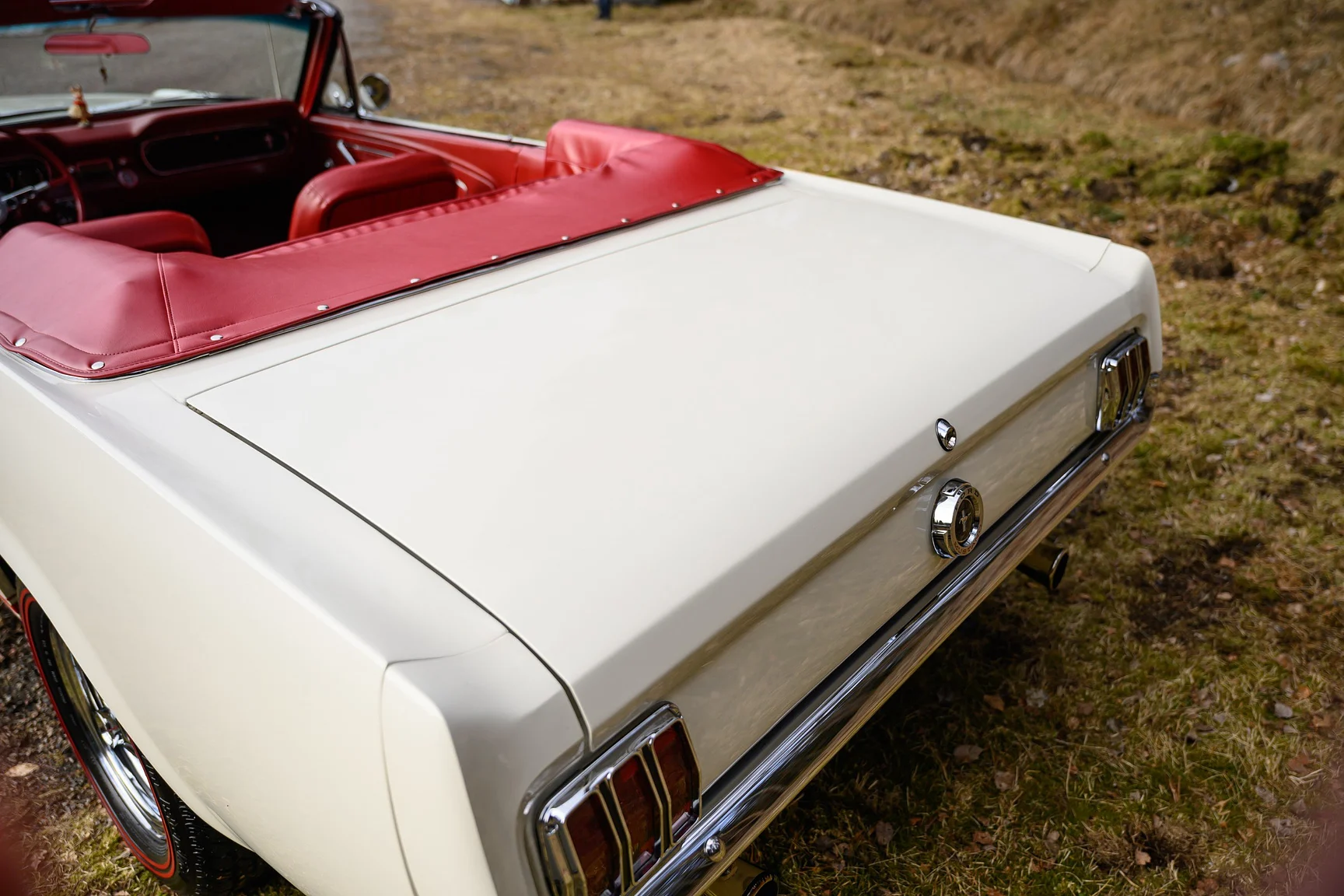 Exteriörbild på 1965 Ford Mustang GT Convertible (96)