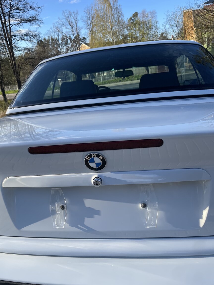 Exterior image of 1995 BMW 328 iA Convertible