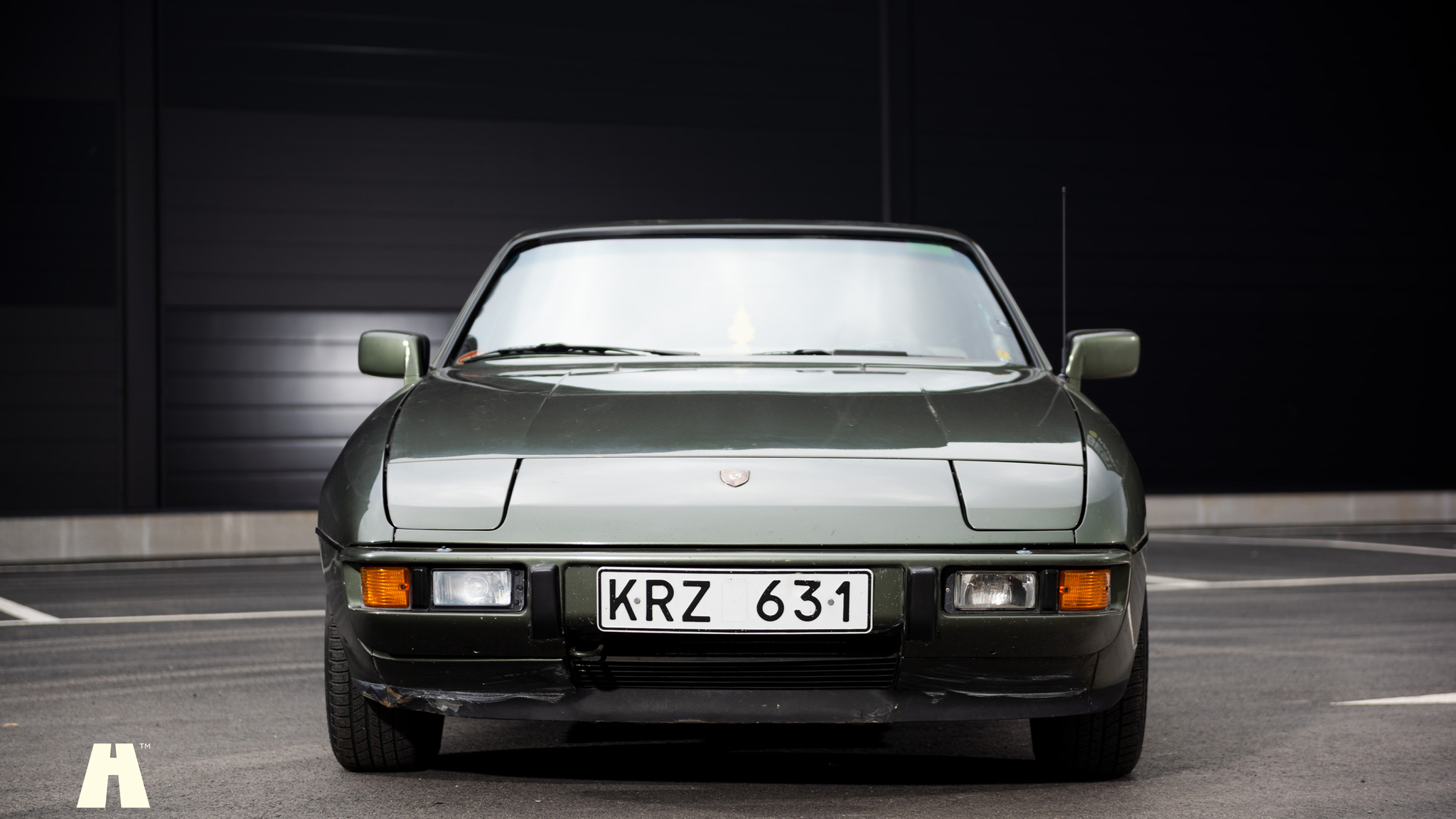 Exterior image of 1981 Porsche 924 (17)