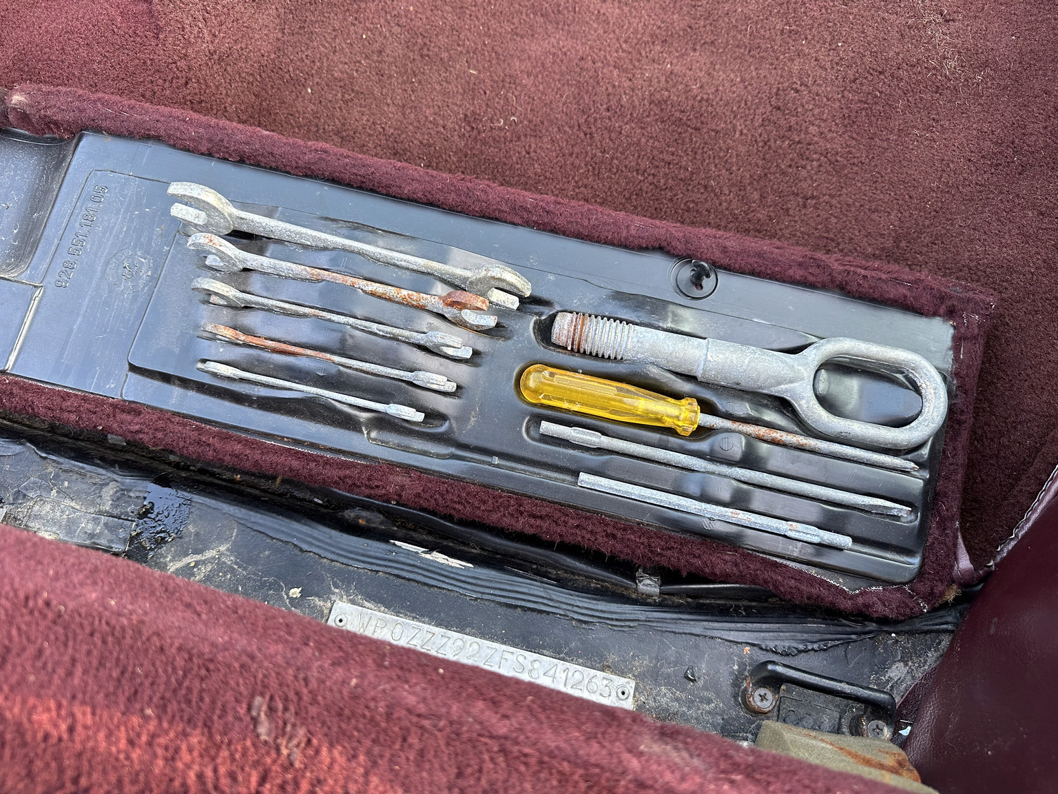 Innenraumfoto von 1985 Porsche 928 (57)