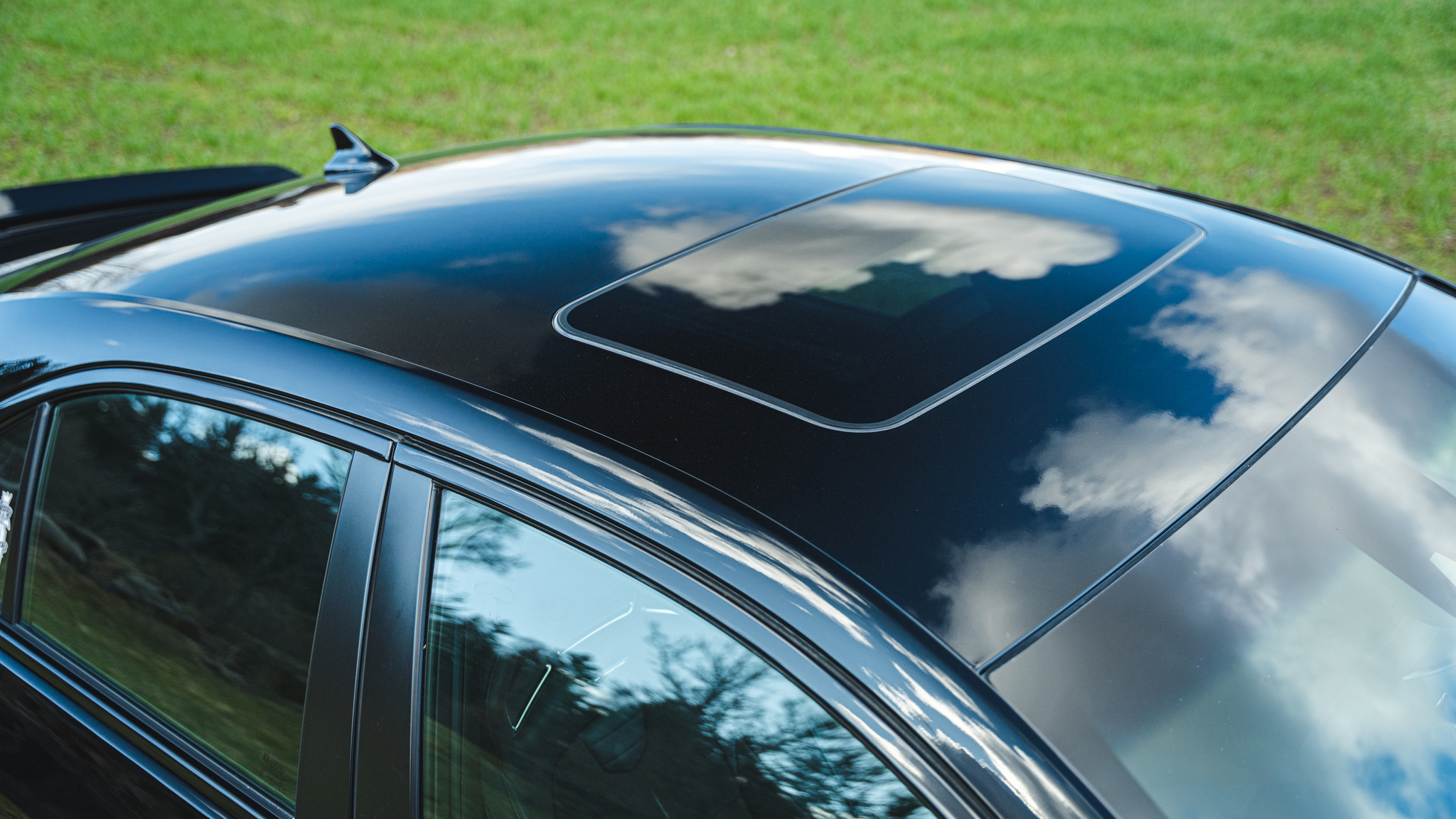 Exteriörbild på 2016 Cadillac ATS-V (18)