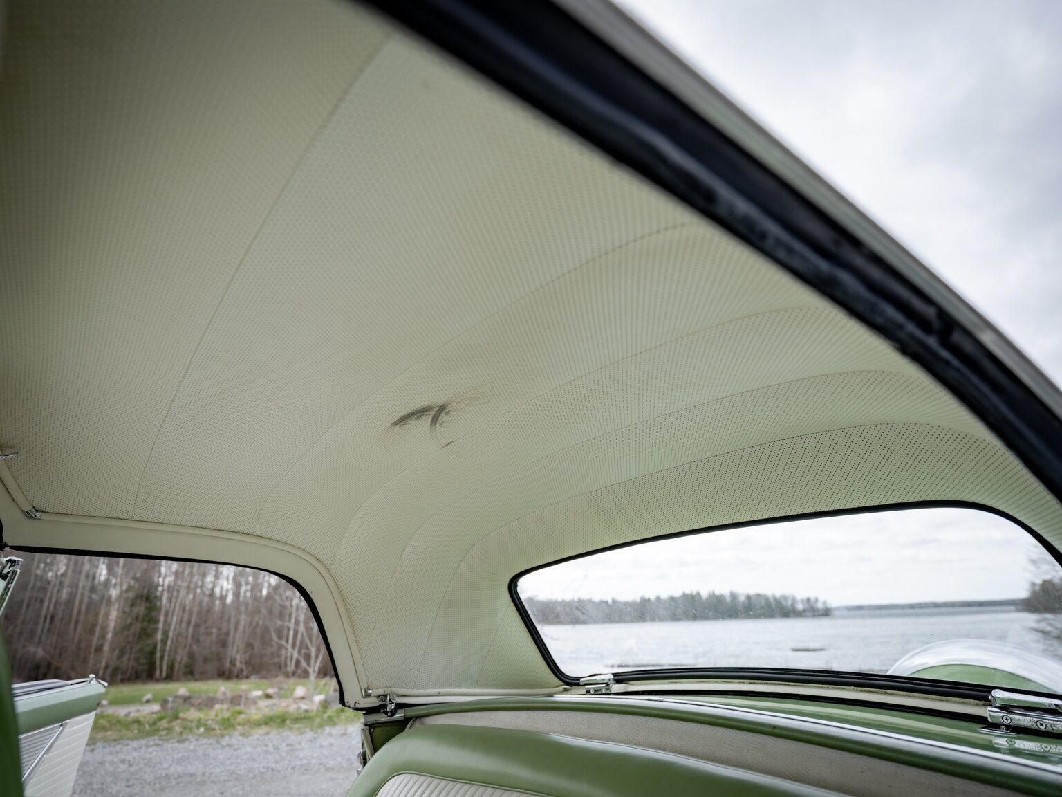 Interior image of 1956 Ford Thunderbird (60)