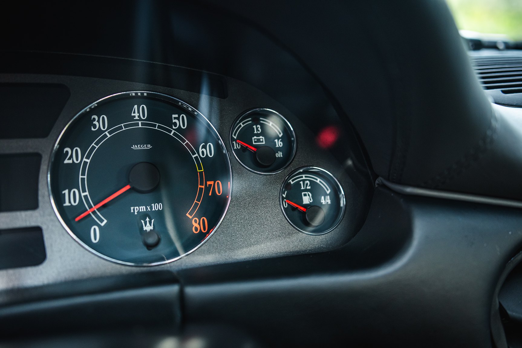 Interior image of 2000 Maserati 3200 GT