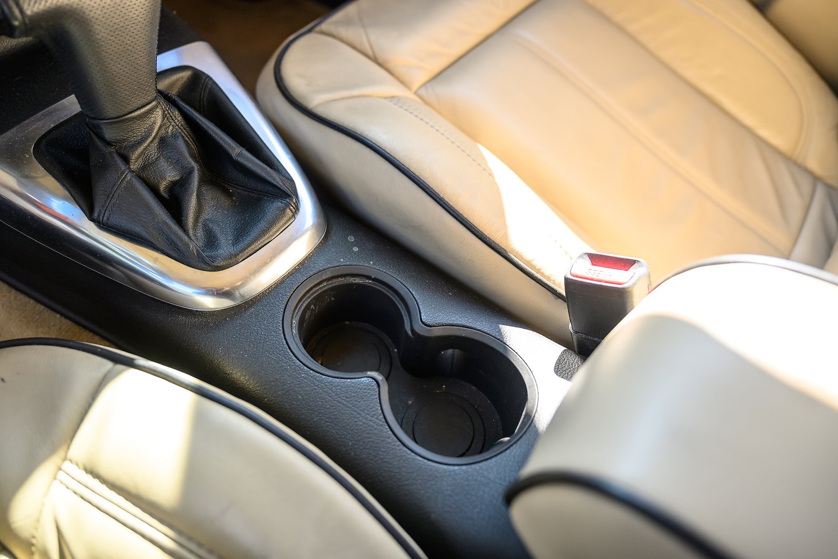 Interior image of 2006 Hummer H3