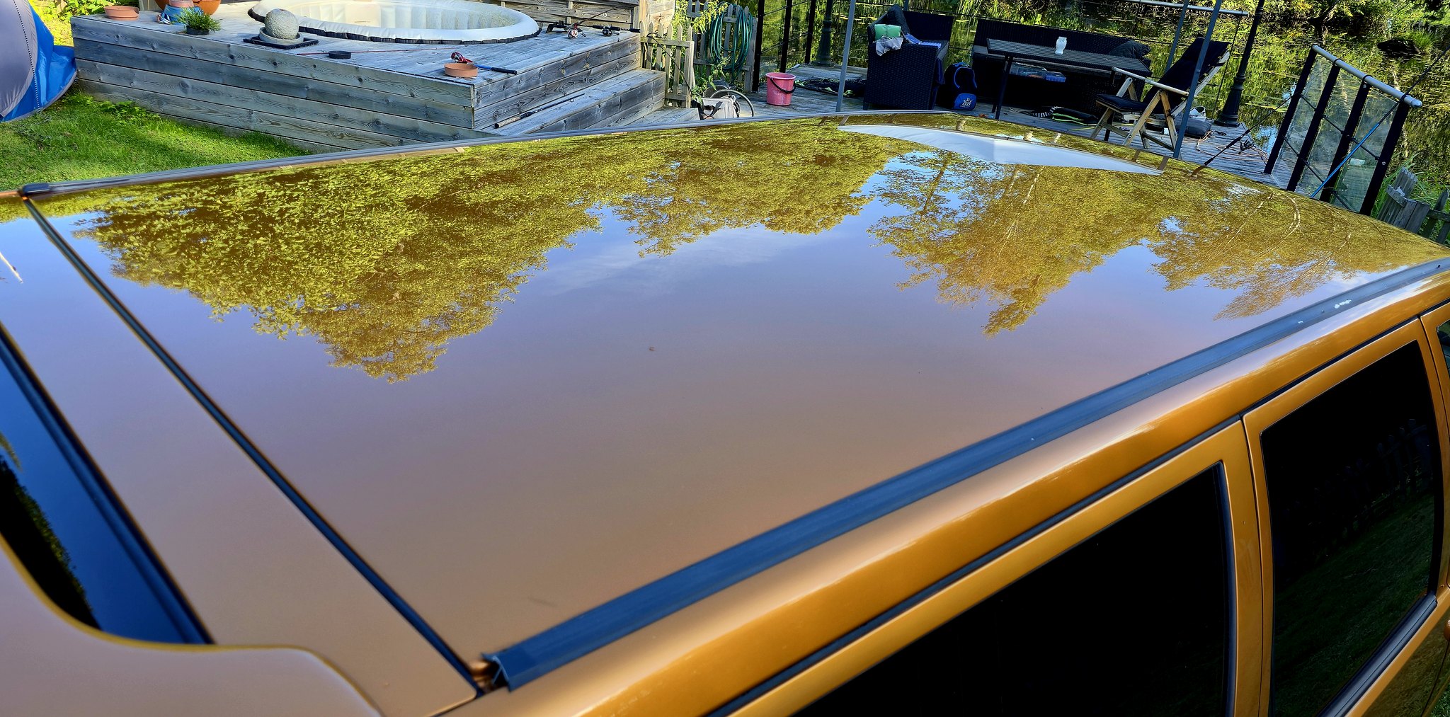 Exterior image of 1998 Volvo V70 R 2.3 T Automatisk