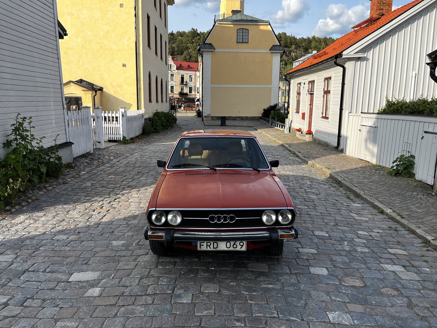 Exterior image of 1976 Audi 80 GL B1  (16)