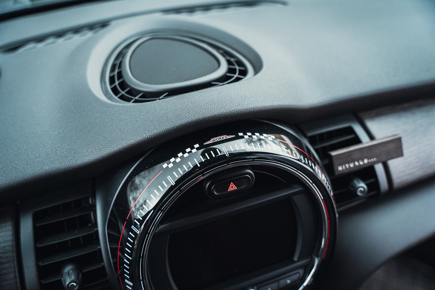 Interiörbild 2017 Mini Cooper JCW