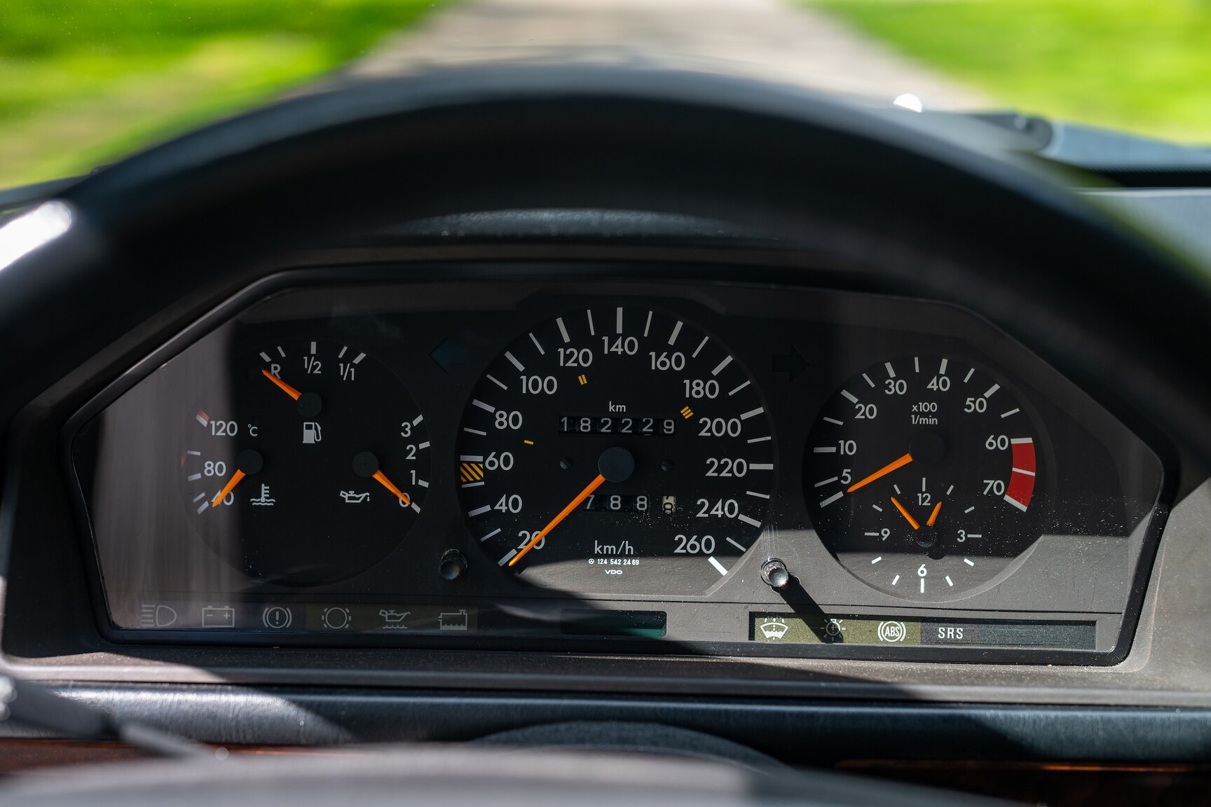 Interior image of 1993 Mercedes-Benz 400 E