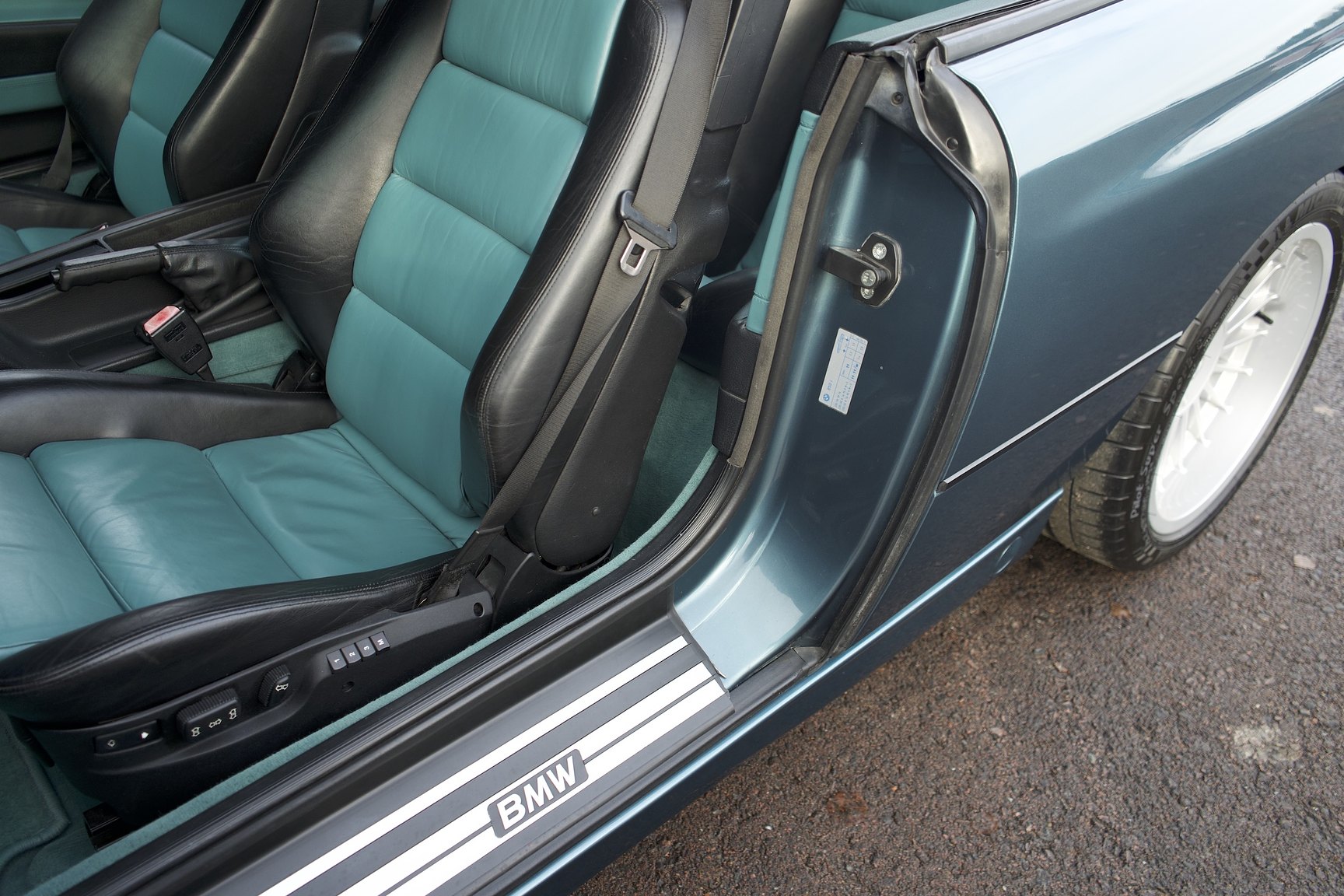 Interiörbild 1992 BMW 850i 6-speed manual - NO RESERVE