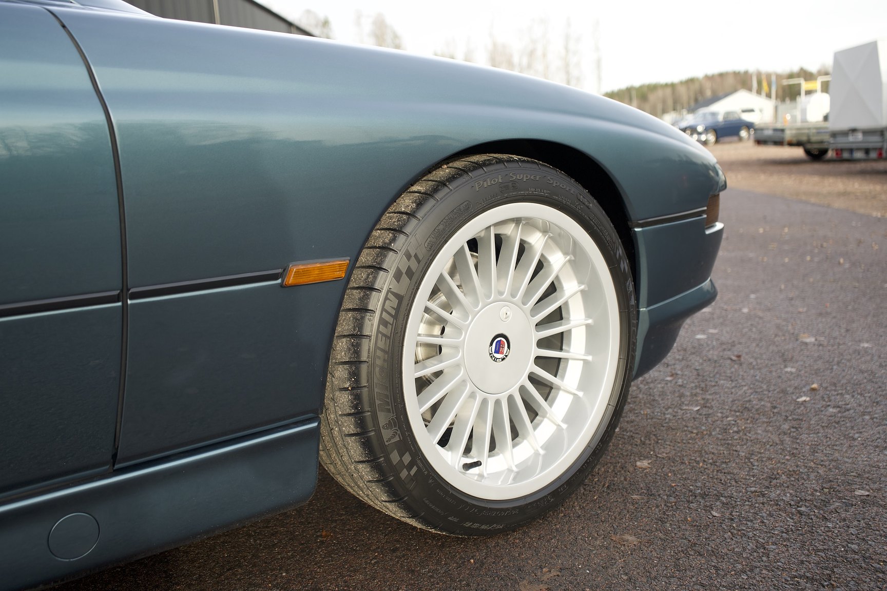 Exteriörbild på 1992 BMW 850i 6-speed manual - NO RESERVE