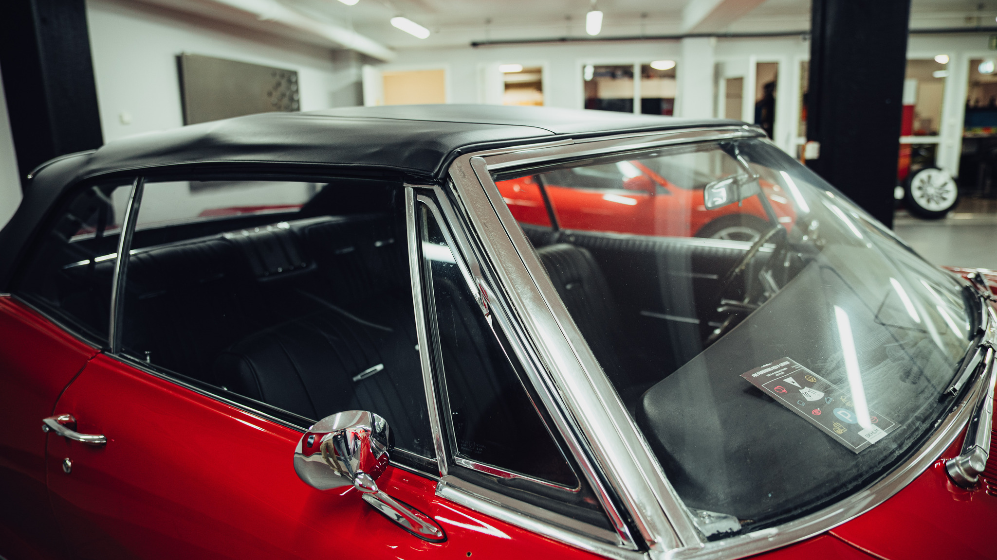 Exterior image of 1965 Pontiac Bonneville Cabriolet 6.4 V8