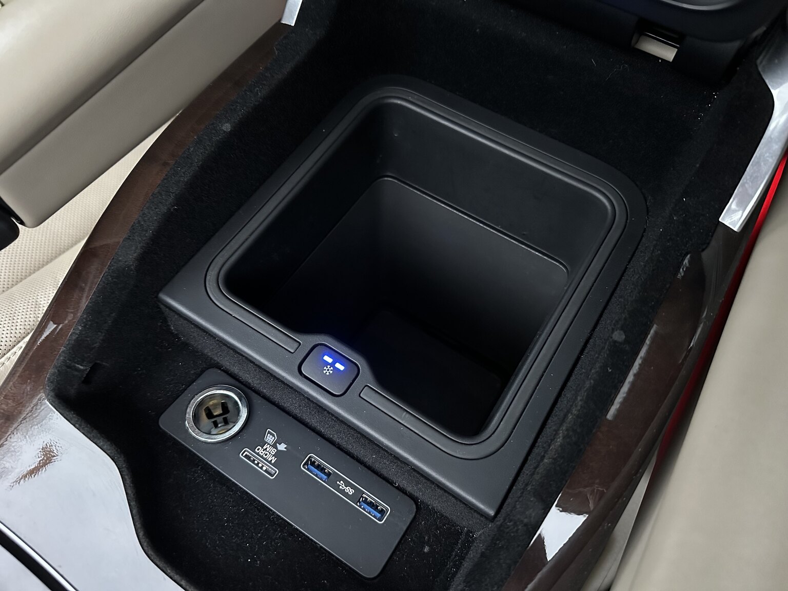 Interior image of 2019 Range Rover Vouge Autobiography SDV8