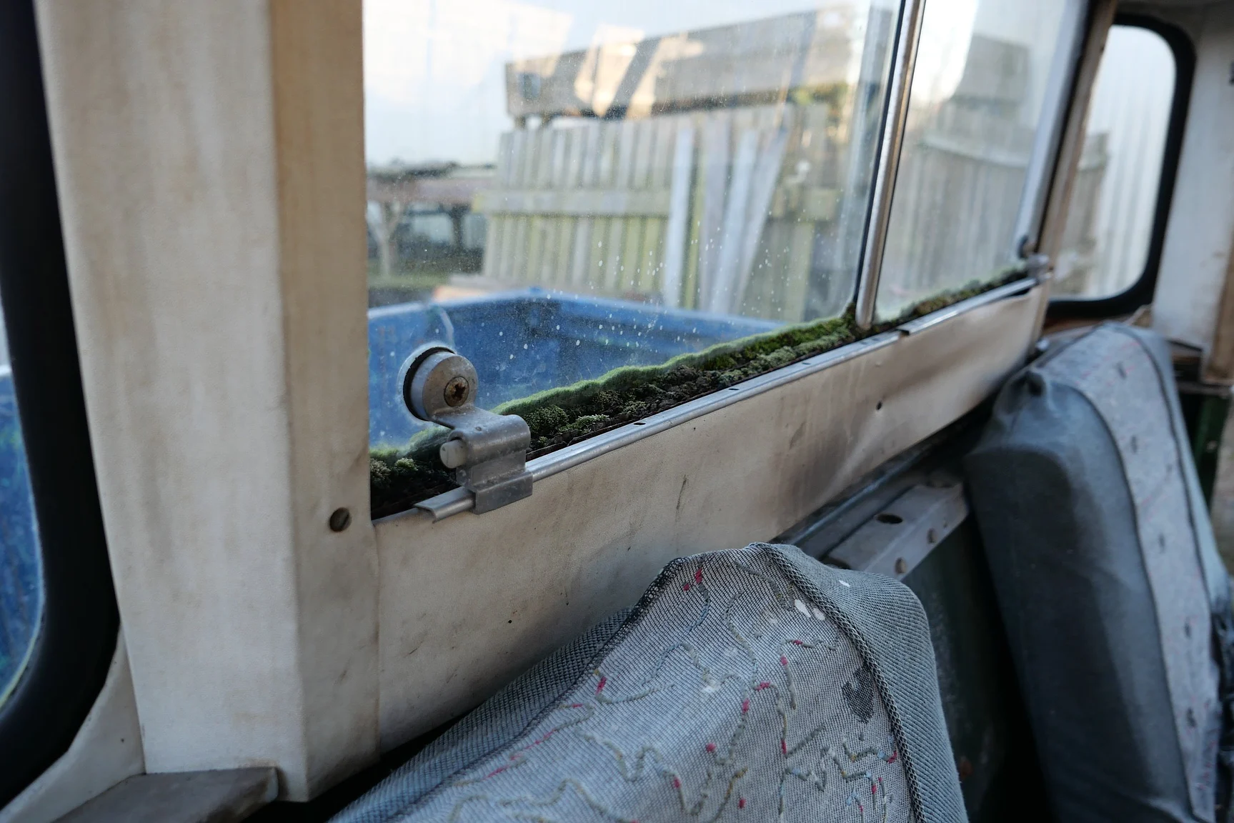 Interior image of 1970 Land Rover Series 2 88 Pick up (13)