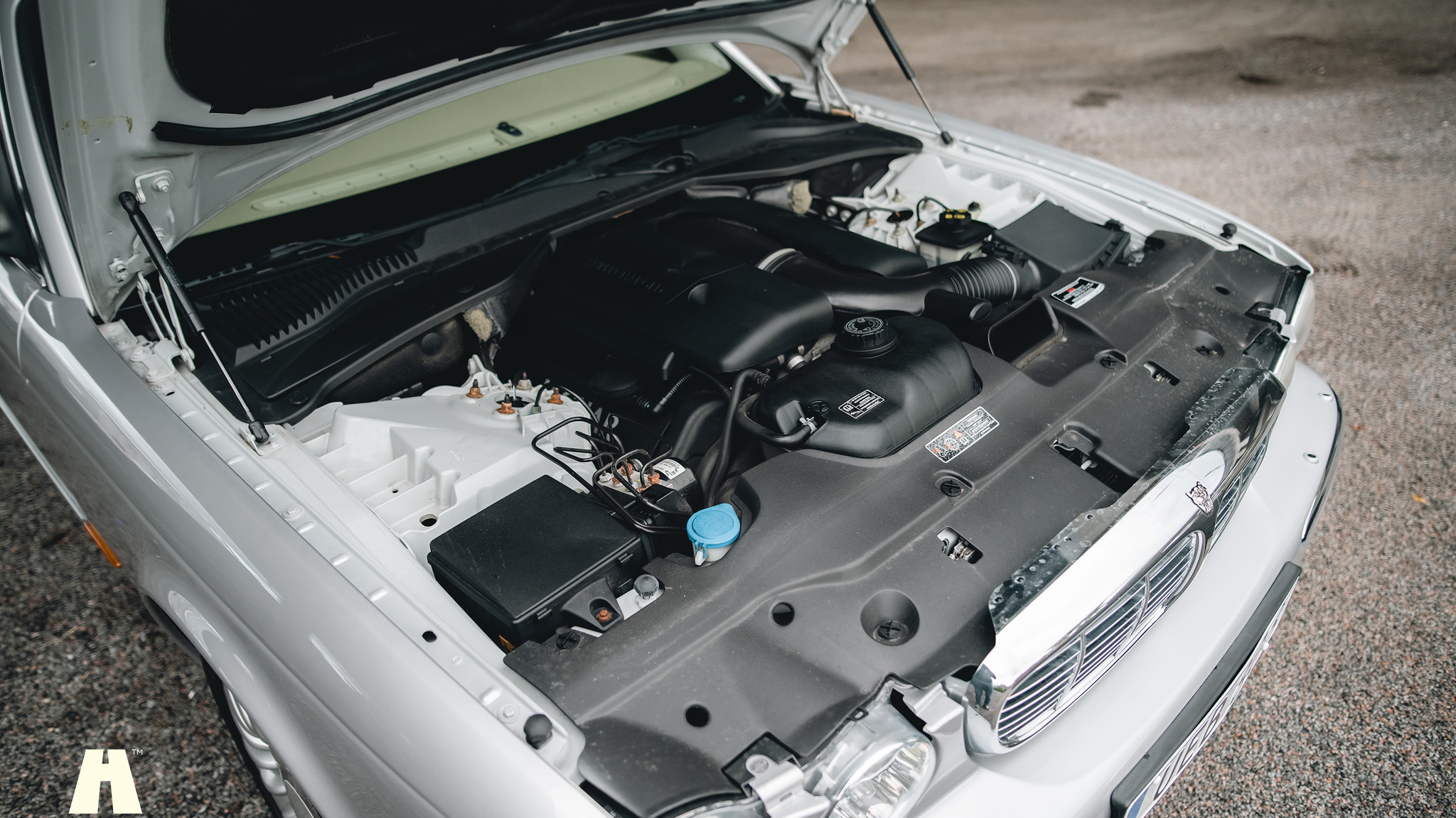 Image of 2003 Jaguar XJ Super V8 mechanics
