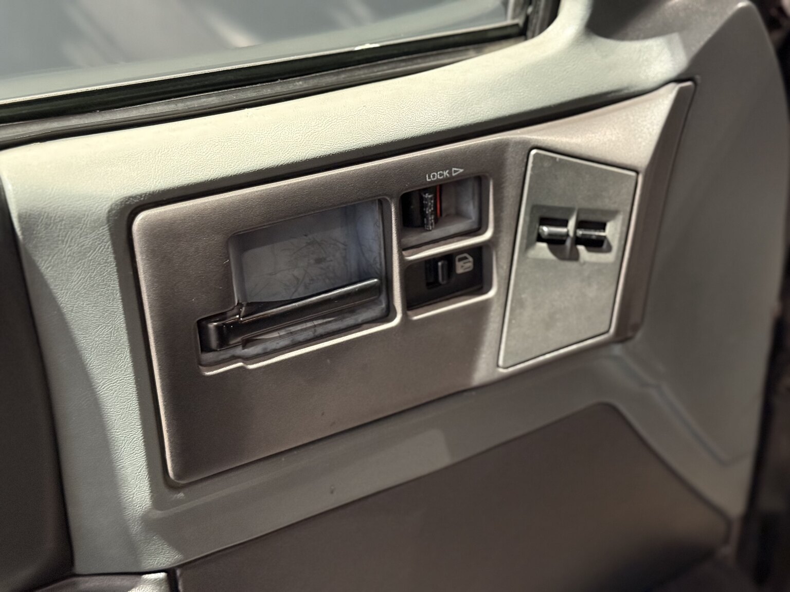Interior image of 1992 GMC Typhoon 
