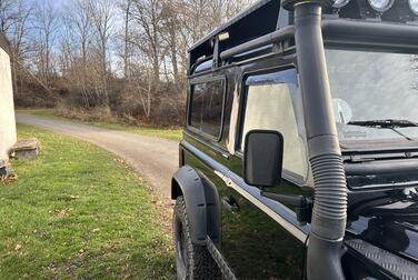 Exterior image of 2002 Land Rover Defender 90 2.5 Td5