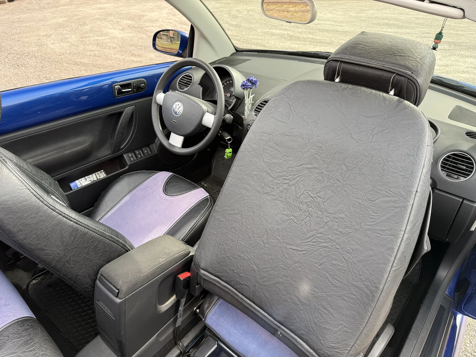 Interior image of 2007 VW Beetle 1600 Cabriolet  (28)