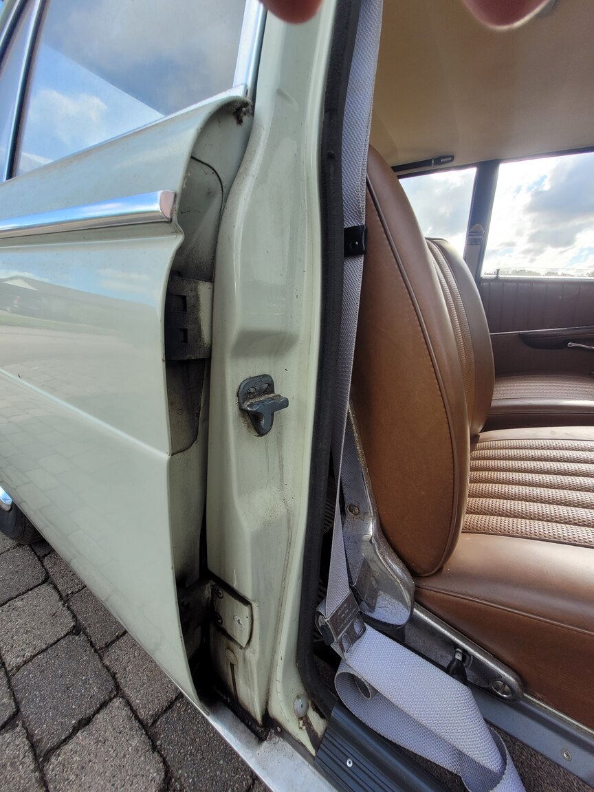 Interiörbild 1966 Renoveringsobjekt BMW 1800