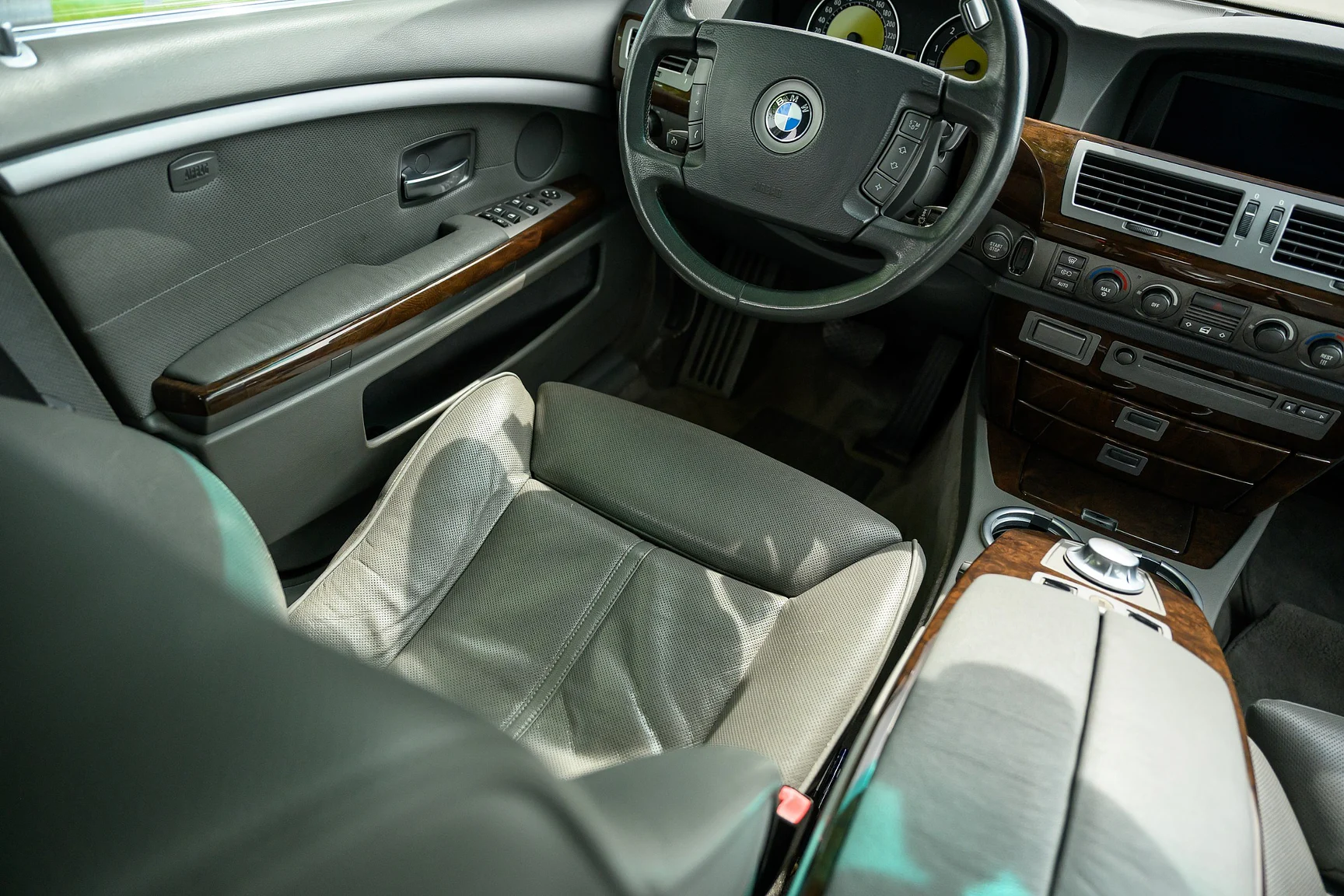 Interiörbild 2001 BMW 745i (6)