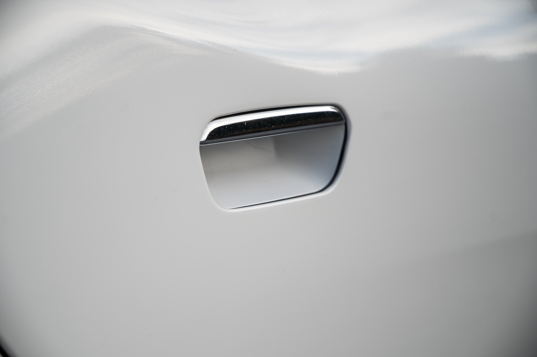 Exteriörbild på 2012 Fisker Karma ES
