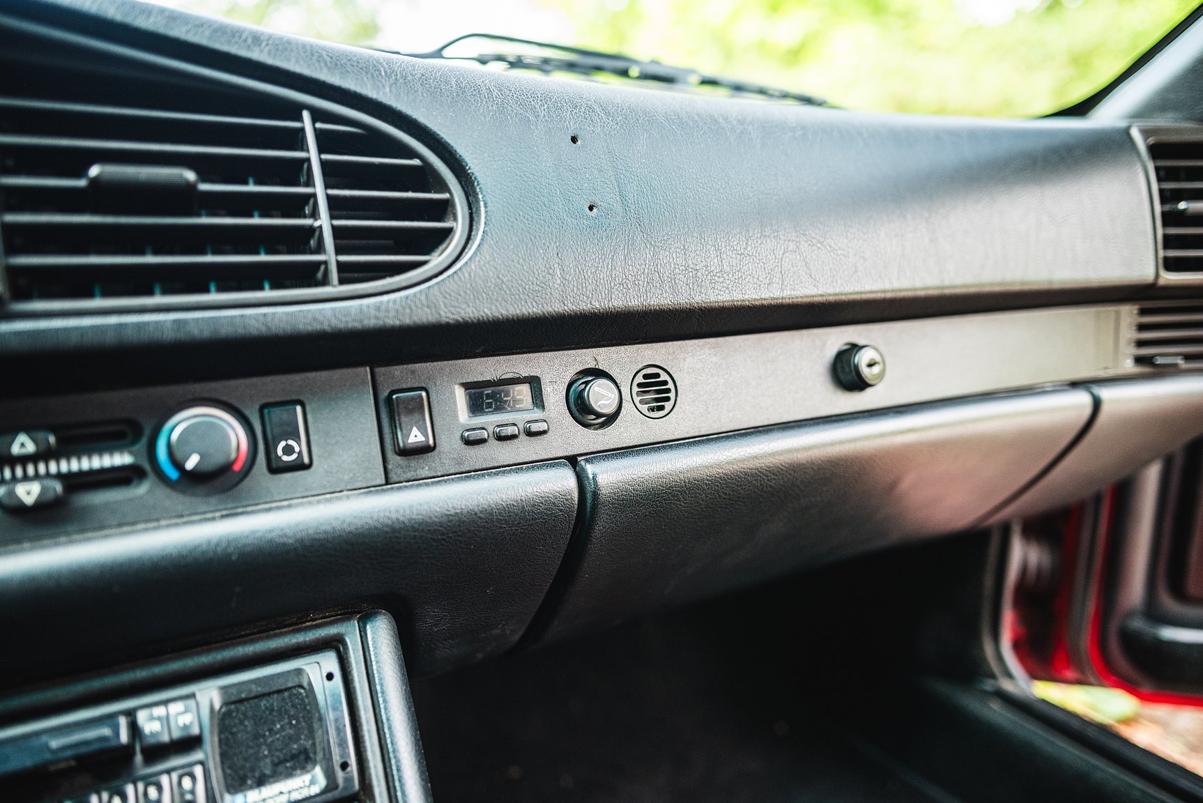 Interior image of 1988 Porsche 944
