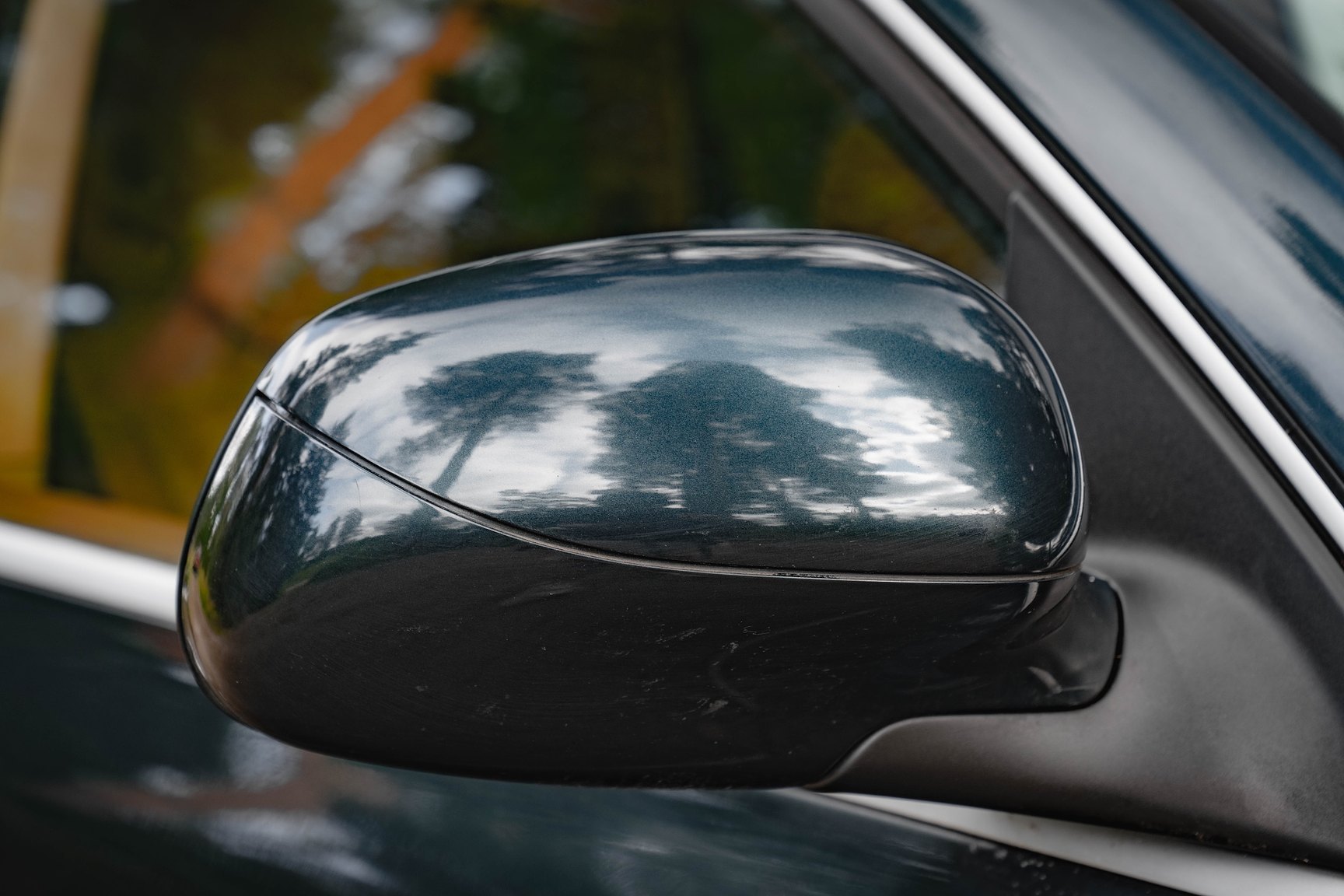 Exterior image of 2005 Porsche Cayenne Turbo WLS