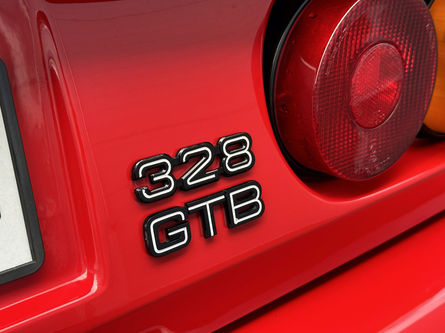Exteriörbild på 1988 Ferrari 328 GTB