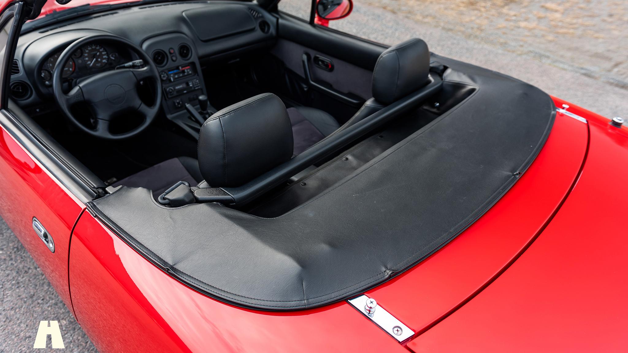 Exteriörbild på 1997 Mazda MX-5 (21)
