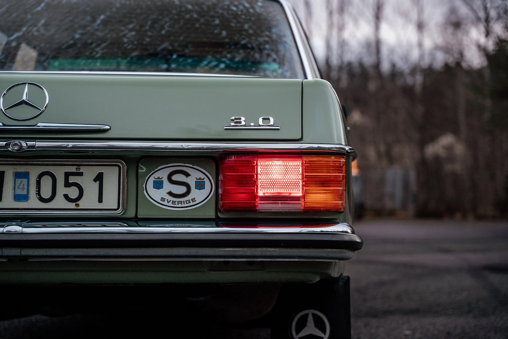 Exterior image of 1975 Mercedes-Benz 240 D 3.0 (34)