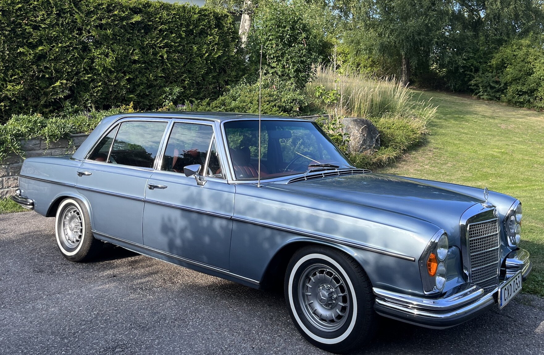 Exteriörbild på 1972 Mercedes-Benz 300 SEL 3.5