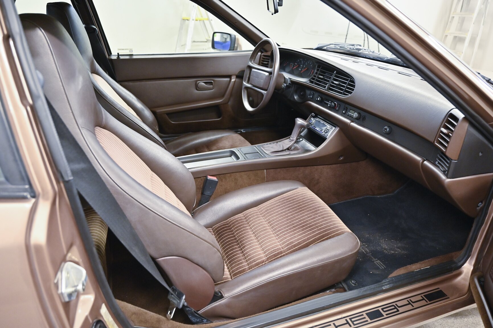 Interiörbild 1987 Porsche 944 Automat