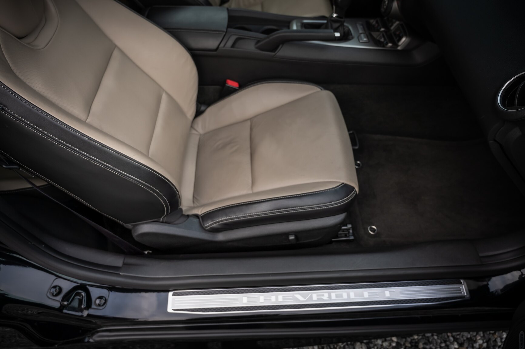 Interior image of 2010 Chevrolet Camaro SS (65)