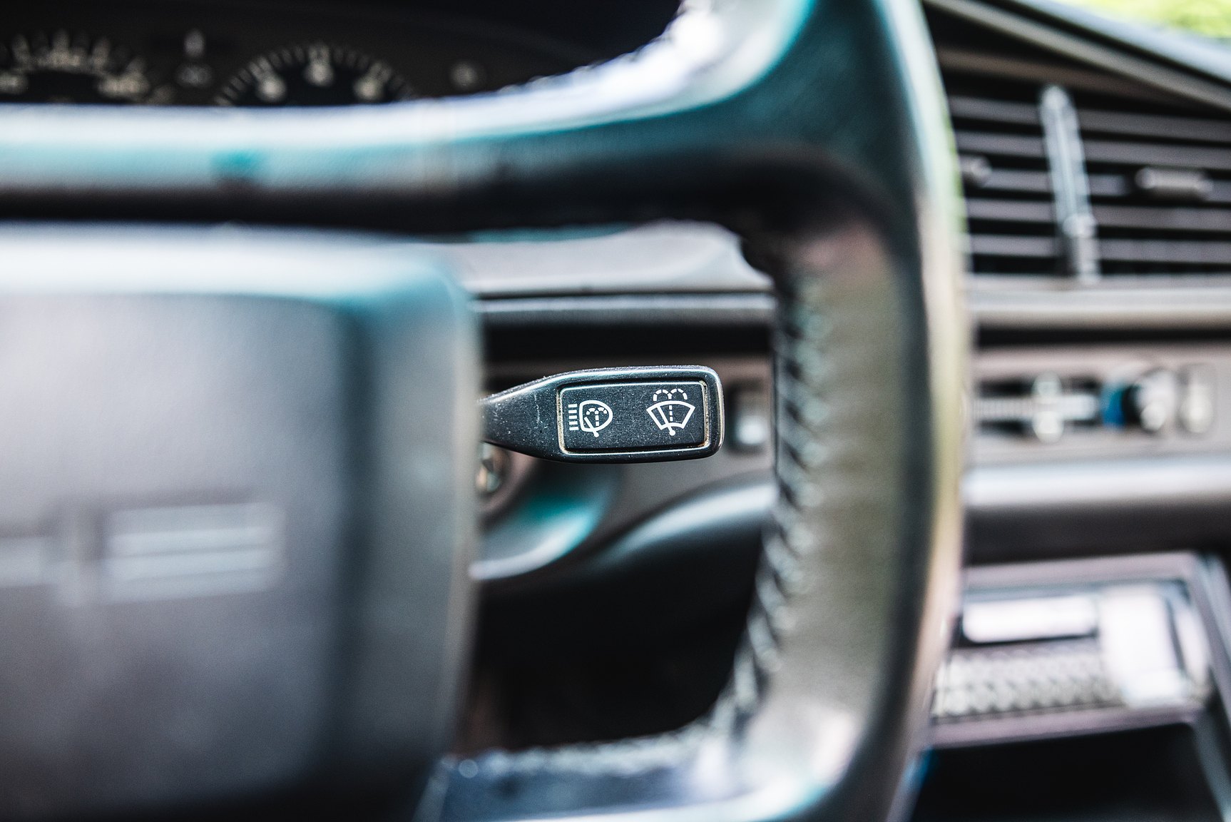 Interior image of 1988 Porsche 944