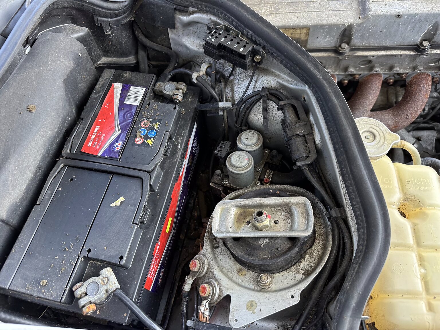 Image of 1992 Mercedes-Benz 250D mechanics