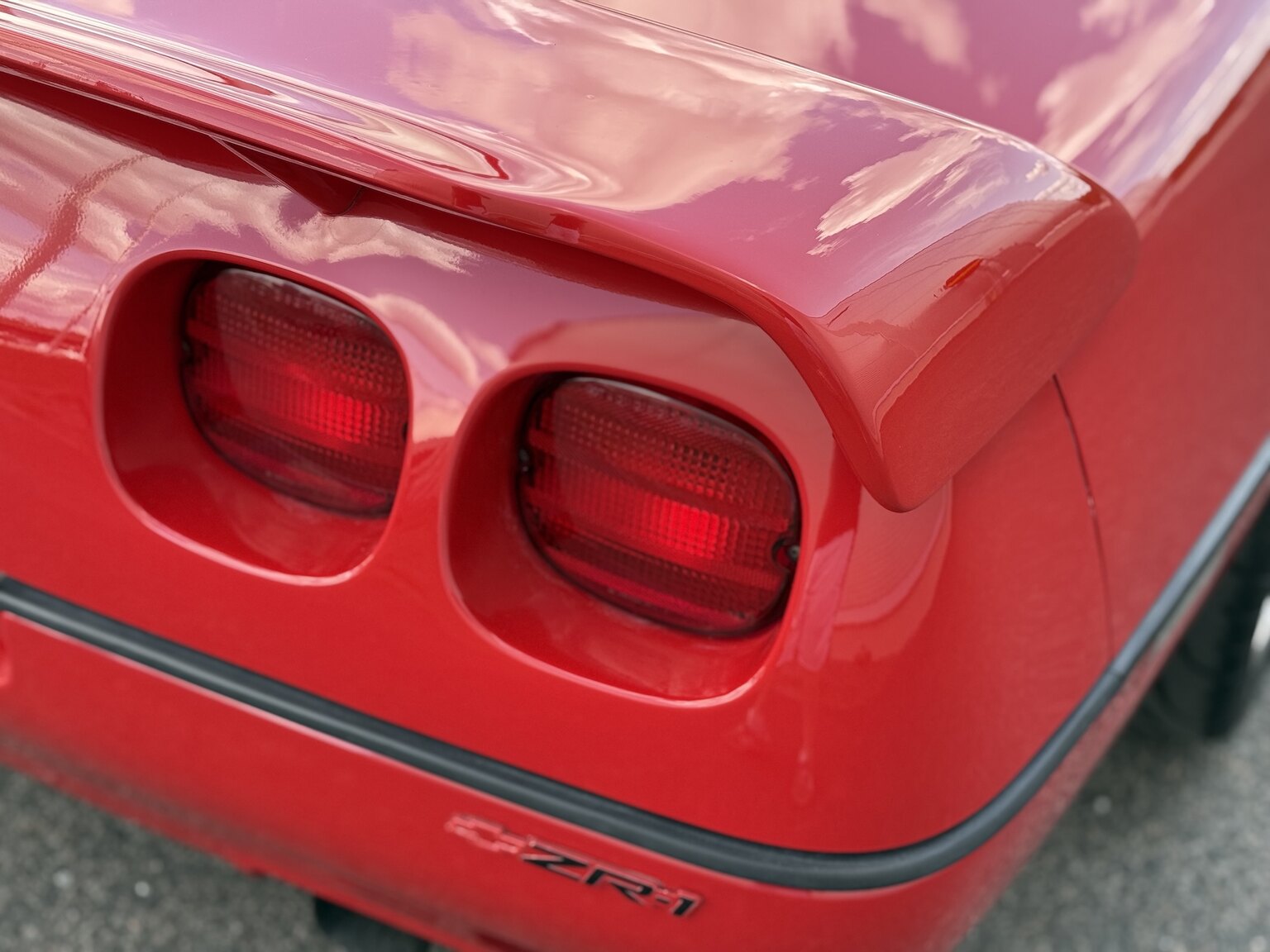 Exterior image of 1990 Chevrolet Corvette ZR-1 Targa